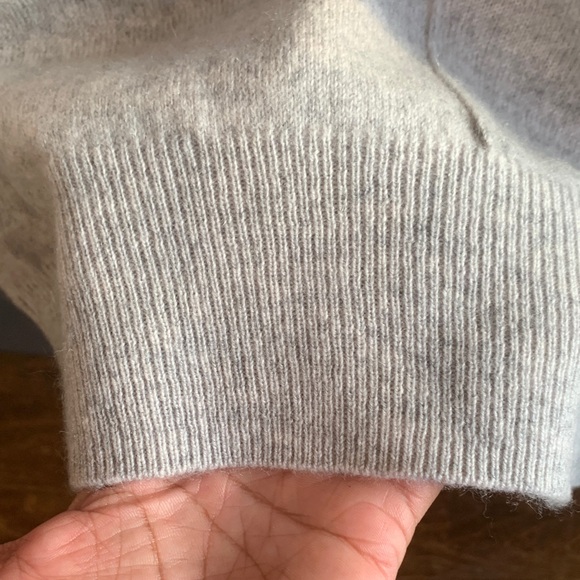 Tuckernuck Women’s Sz L Buttery Soft 100% Cashmere Turtleneck Sweater EUC - Picture 5 of 6